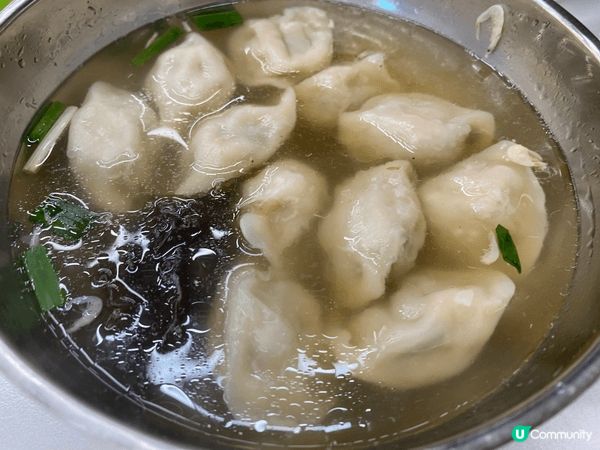 我最愛的一間燒烤寶藏店，當天下大雨，老闆很熱情的撐傘出來幫我...
