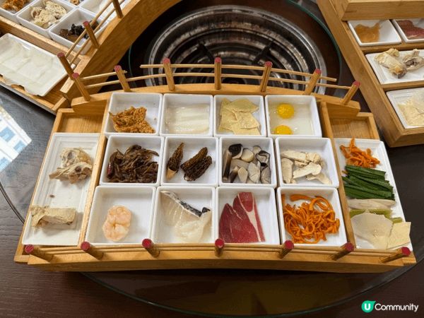 去雲南當然不能錯過「過橋米線」，來自百年老字號建新園，其最大...