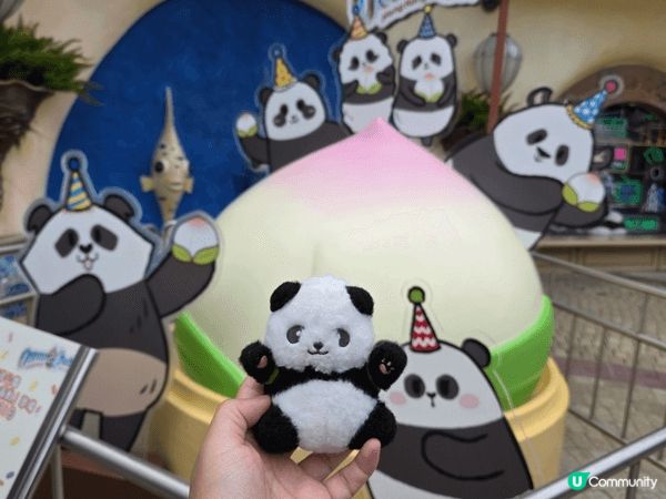 今個夏天我走進海洋公園，感覺就像進入了一個繽紛的派對世界。園...