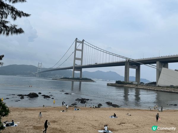 迪士尼公園很適合大小朋友，大朋友可以解放心靈，小朋友可以放電...