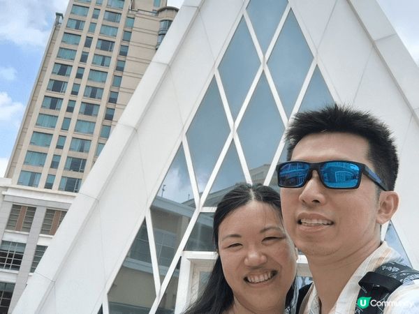 我和未婚夫去愉景灣打卡，去了沙灘，海濱白教堂和愉景灣附近的酒...