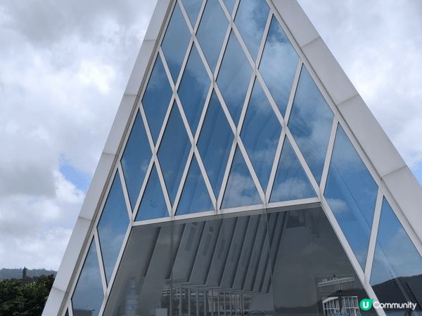 我和未婚夫去愉景灣打卡，去了沙灘，海濱白教堂和愉景灣附近的酒...