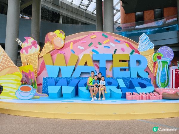 今年6月, 我們一家四口出發到香港海洋公園水上樂園玩水, 絕...