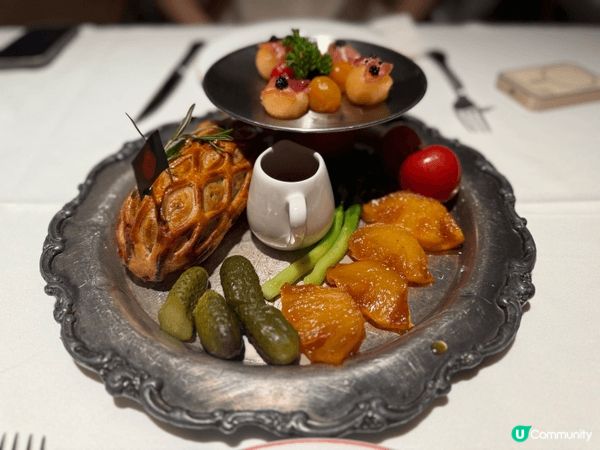 這是在深圳隨機搵到一間威靈頓牛餐廳，既然都有驚喜。深圳的餐廳...