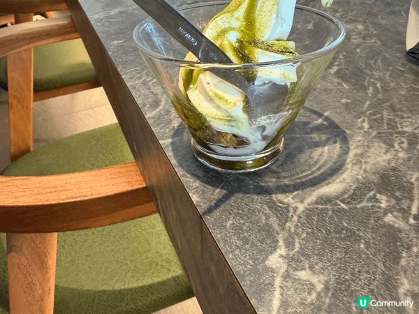 假日我在家先叉電，把工作疲勞帶走。在中午約朋友人食個飽飽的西...