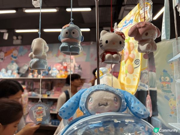 天氣又打風落雨！放假都係行吓商場shopping，行過經過S...