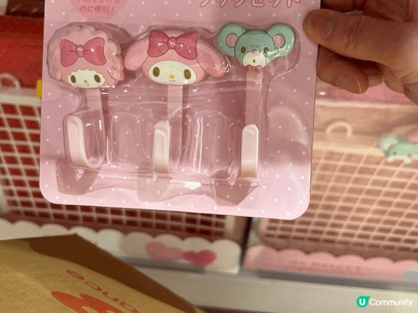 天氣又打風落雨！放假都係行吓商場shopping，行過經過S...