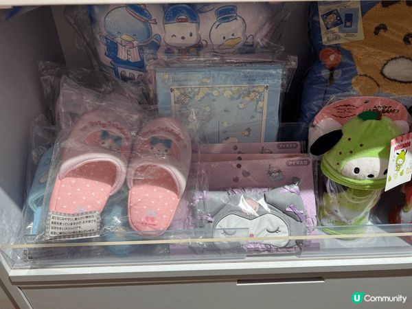 天氣又打風落雨！放假都係行吓商場shopping，行過經過S...