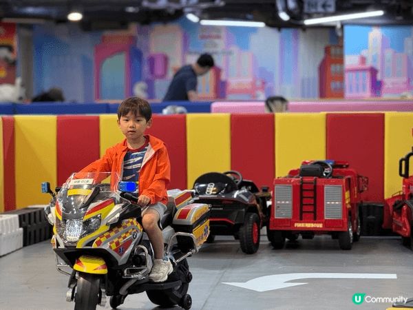MegaBox playhouse 可以俾小朋友放足半日電 