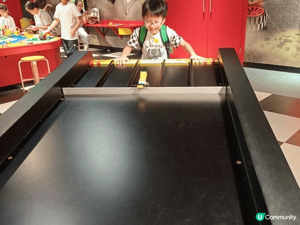 我推介香港 LEGOLAND，首先室內有冷氣，小朋友唔怕曬唔...