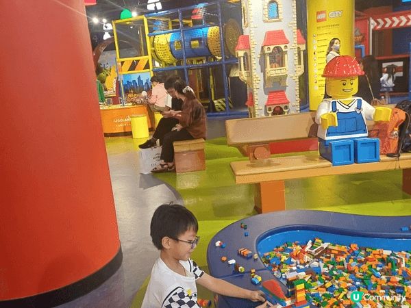 我推介香港 LEGOLAND，首先室內有冷氣，小朋友唔怕曬唔...