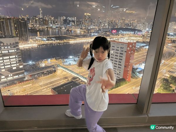MegaBox18樓Mega Sky空中花園，係城市裡嘅空中...