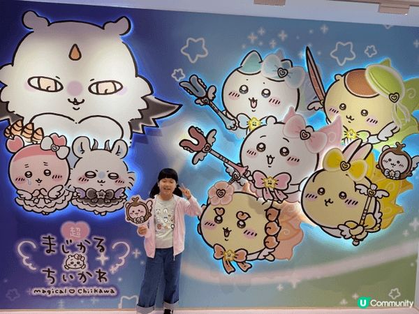 這三張是小朋友在香港Chiikawa shop 影的打卡相，...