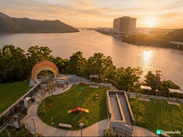 東涌小炮台公園新落成，適合一家大細休閒嬉戲，景色優美望着一片...