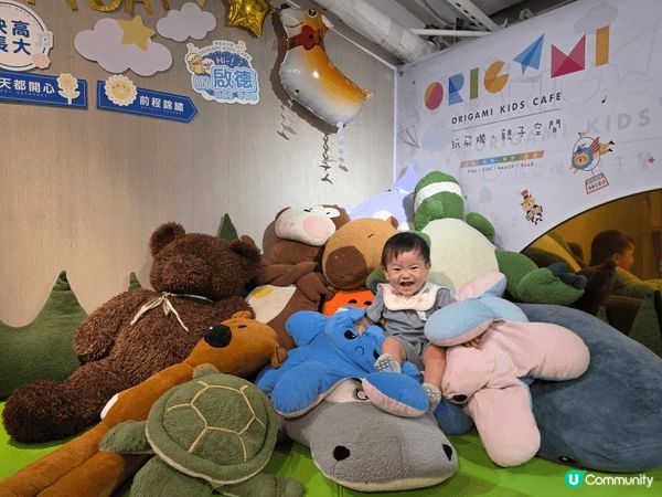 親子餐廳真係一個好地方，大人可以食野之餘，小朋友可以喺旁邊玩...