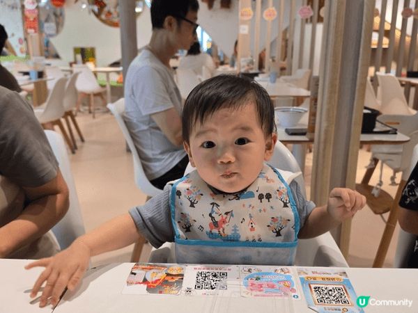 親子餐廳真係一個好地方，大人可以食野之餘，小朋友可以喺旁邊玩...