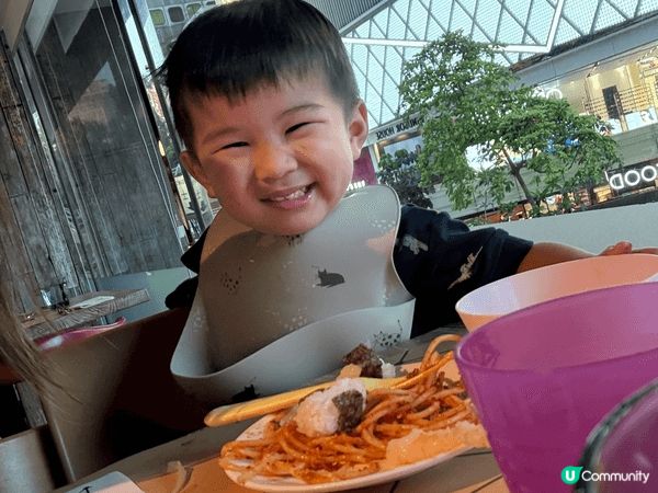 仔仔生日同佢去食自助餐，今次選擇左柏寧酒店既PLAYT😋先要...