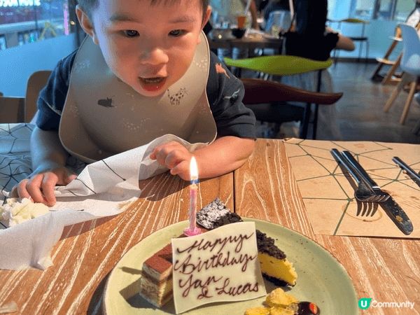 仔仔生日同佢去食自助餐，今次選擇左柏寧酒店既PLAYT😋先要...