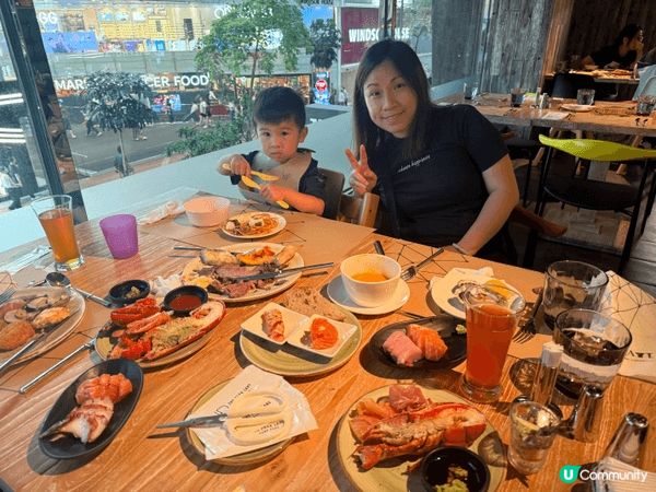 仔仔生日同佢去食自助餐，今次選擇左柏寧酒店既PLAYT😋先要...