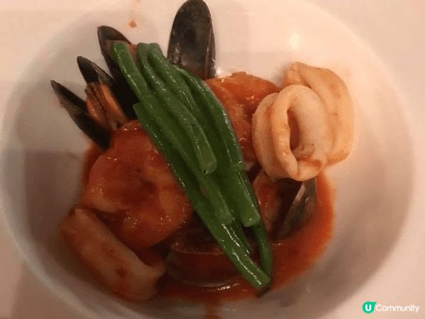 食物質素都十分好，服務十分好，環境氣氛不錯，結婚週年紀念或帶...