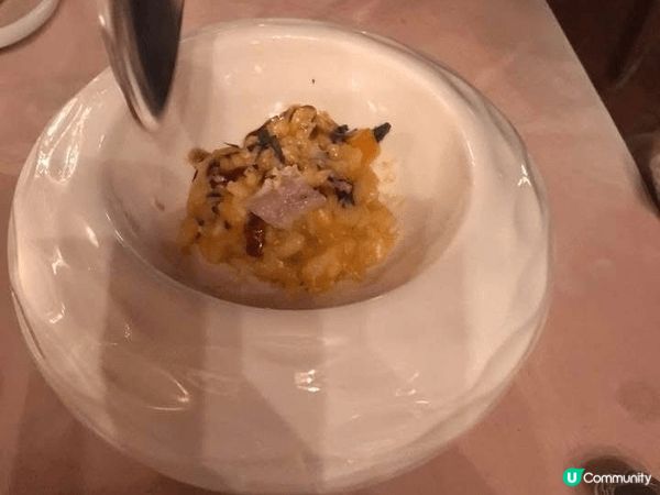 食物質素都十分好，服務十分好，環境氣氛不錯，結婚週年紀念或帶...