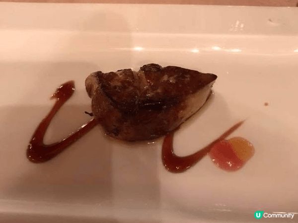 食物質素都十分好，服務十分好，環境氣氛不錯，結婚週年紀念或帶...