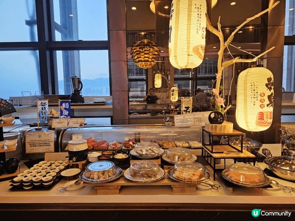價廉物美 ，食物質素有保證 ，多款美食選擇 ，甜品種類亦多，...