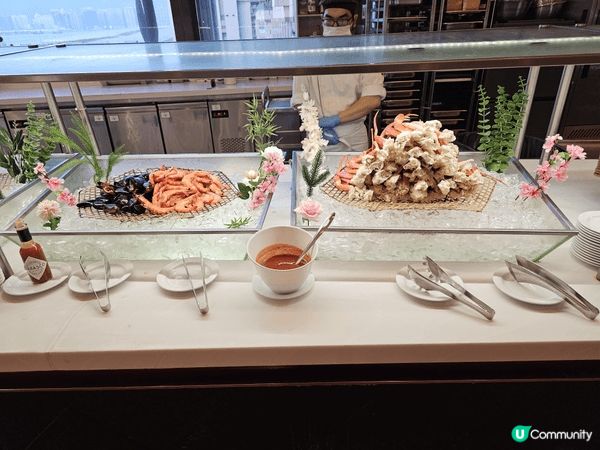 價廉物美 ，食物質素有保證 ，多款美食選擇 ，甜品種類亦多，...