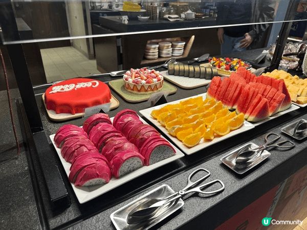 前排同屋企人去咗尖沙咀YMCA食dinner buffet，...