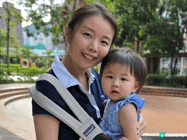 帶住1歲半女女周圍放電，有時要自己行，有時又扭抱，極輕便嘅G...