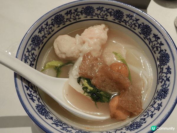 JW cafe環境及食品都有一定水準，海鮮新鮮美味，花膠是l...