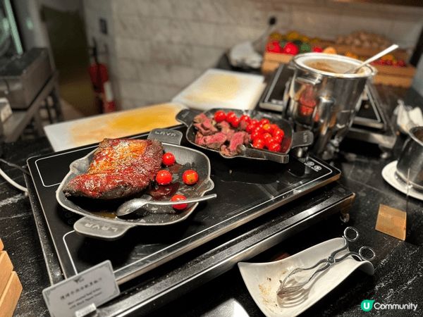 澳門新濠影匯嘅星滙餐廳自助餐嘅用餐環境寬敞，食物選擇由冰凍海...