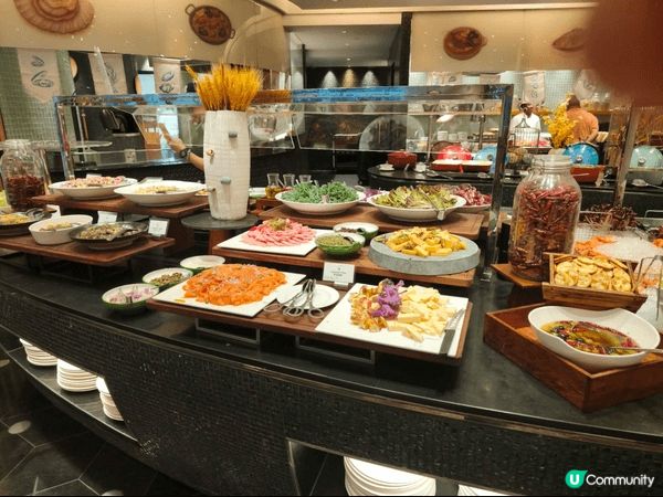 環境舒適位於灣仔核心地段（諾富特世紀酒店），地點優越。餐廳環...