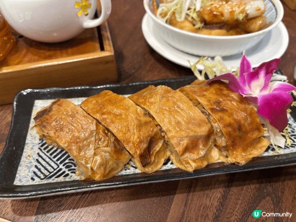 樂茶軒的素食點心非常之有特色，香煎牛肉餅由香菇同素菜造成，再...