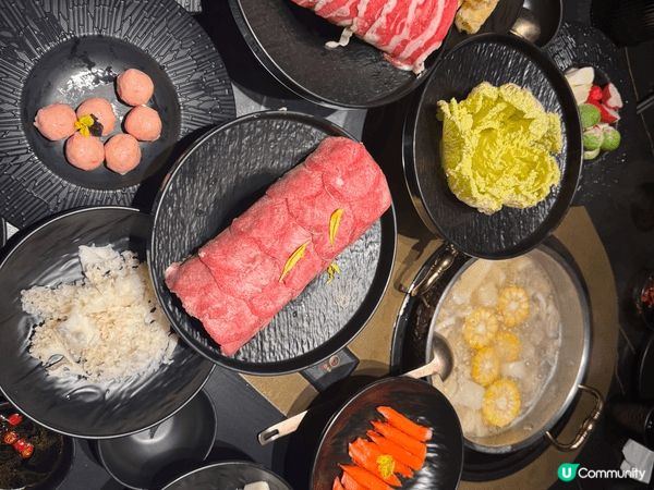 響廣州呢個耶子雞煲個湯底好清甜，所以第一轉係建議飲左先再打野...