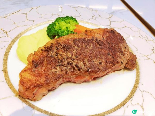 我鍾意食嘢和周圍去品嚐唔同美味的食品，無論是中式西、西甜、日...
