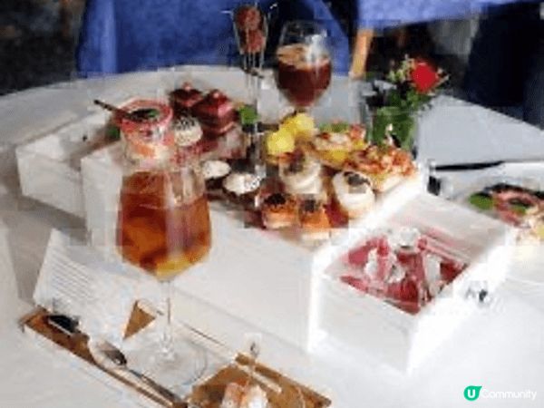 我鍾意食嘢和周圍去品嚐唔同美味的食品，無論是中式西、西甜、日...