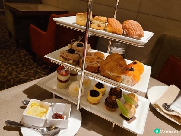 我鍾意食嘢和周圍去品嚐唔同美味的食品，無論是中式西、西甜、日...