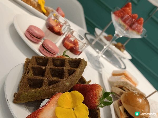我鍾意食嘢和周圍去品嚐唔同美味的食品，無論是中式西、西甜、日...