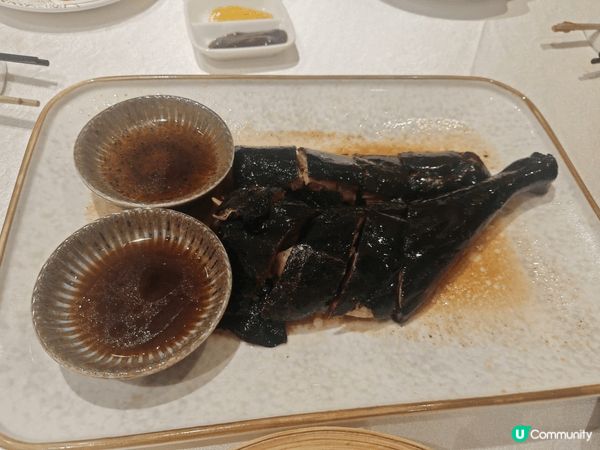 黑松露燒鵝,非常入味,加上新鮮的海膽及龍蝦刺身,簡直擋不了的...