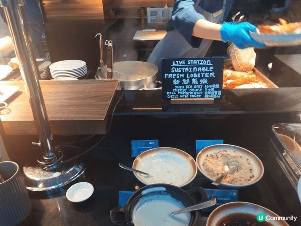 尖沙咀麗晶酒店自助餐,完全係食環境,食物還可以。