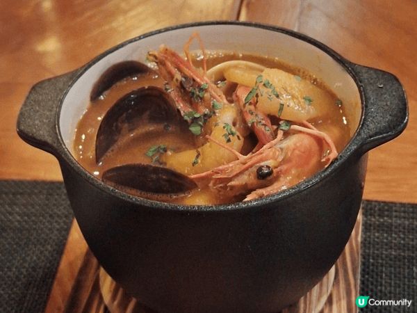 這間位於荔枝角D2 place one的西班牙餐廳Rusti...