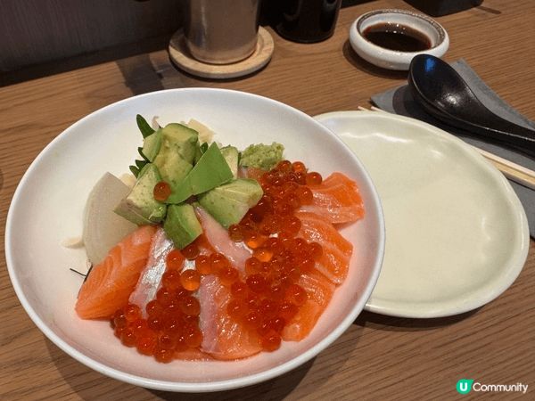 有時行街食飯，最吸引我嘅往往唔單止係食物本身，而係嗰種突如其...