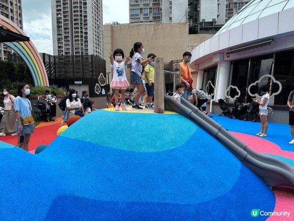位於葵芳新都會商場上方的公園非常適合帶小朋友去放電,地方多大...
