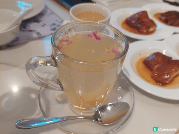 每逢假日都會帶小朋友去迪士尼樂園玩餐飽，欣賞各類型的精彩表演...