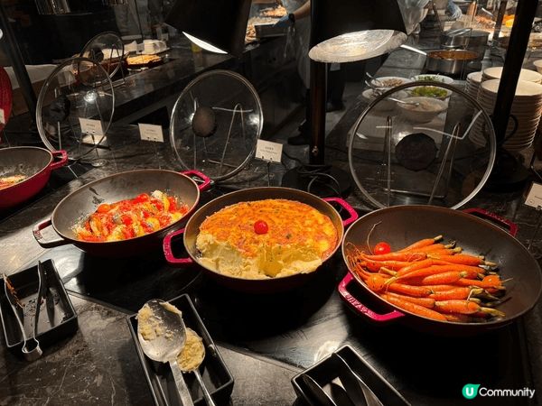 呢間係東涌世茂喜來登酒店，真係好好食，性價比好高，呢間嘅食物...