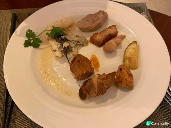 Cafe Marco 很適合帶長輩去食自助餐，因為有很多熱盤...
