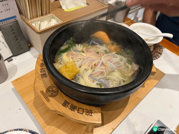 我最喜歡的自助餐是在屯門黃金海岸酒店的自助餐，因環境好幽靜舒...