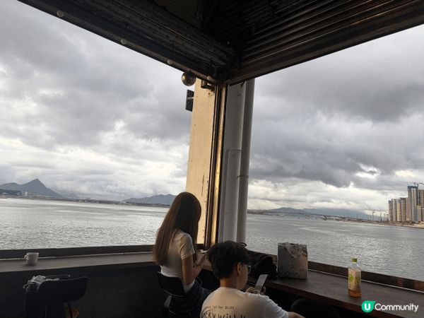 喺東涌碼頭一間Cafe，有自助coffee，價錢隨心付款，隨...