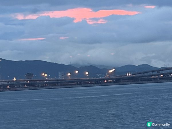喺東涌碼頭一間Cafe，有自助coffee，價錢隨心付款，隨...